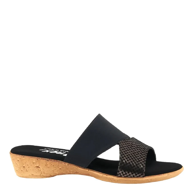 Referral Discount Woman's Izabel Sandals In Black