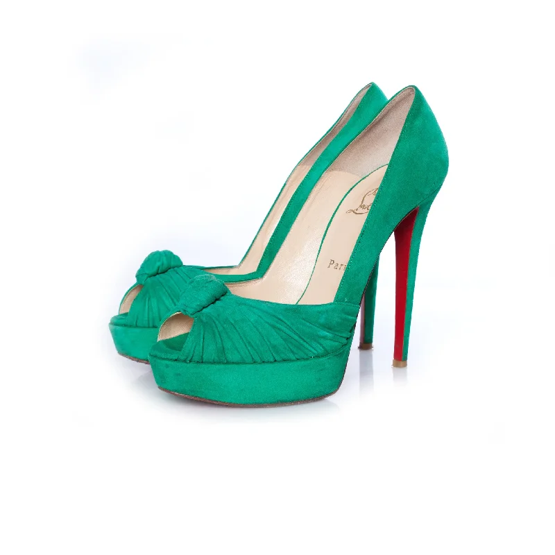 Mint suede Greissimo pumps.